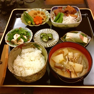�p��